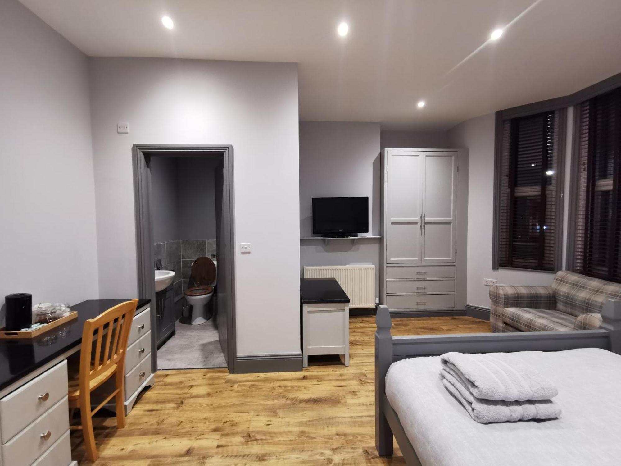 Homestay Shared House Close To Center & Lfc/efc